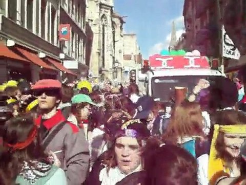 Carnaval etudiant Caen - rue st pierre - 2010-04-01