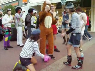 Carnaval etudiant Caen - empilement - 2010-04-01