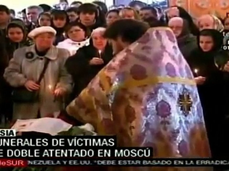 Siguen homenajes a víctimas en Rusia, identific...