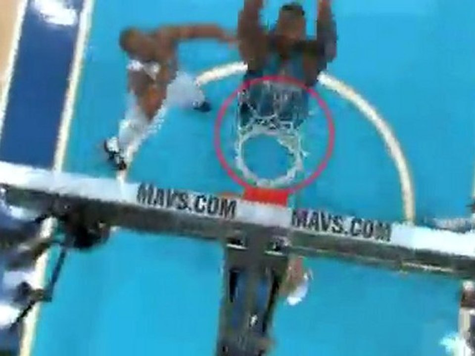 Dwight Howard goes for 17 points, 20 rebounds and five block