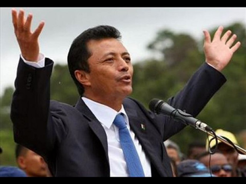 Partie 2 Conférence de presse Ravalomanana 02 avril 2010