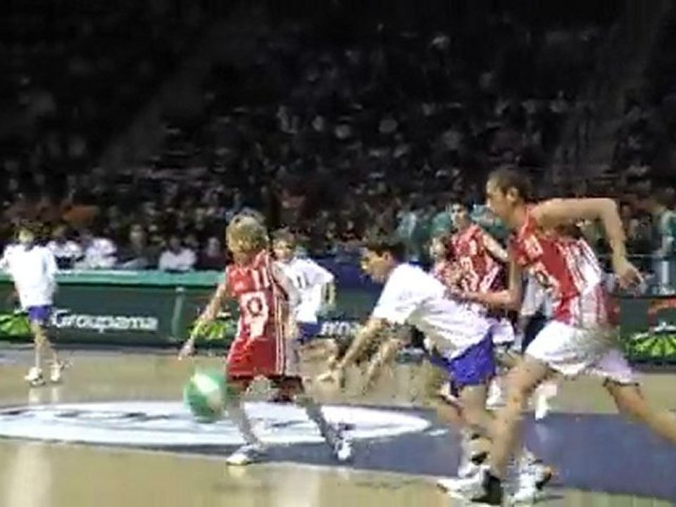 Les poussins de Libourne sur le parquet de Pau !!