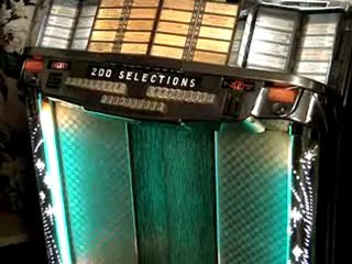 Wurlitzer 1956 playing Tweedle Dee by Georgia Gibbs