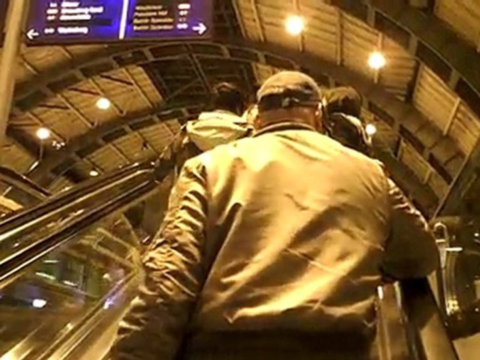 Catching the U8 towards Alex at Leinestraße