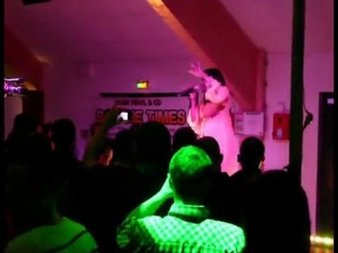 Yvonne Gage Doin' It in a haunted house Live Dechy (59)