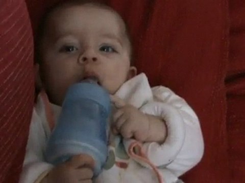 j'apprends à manger