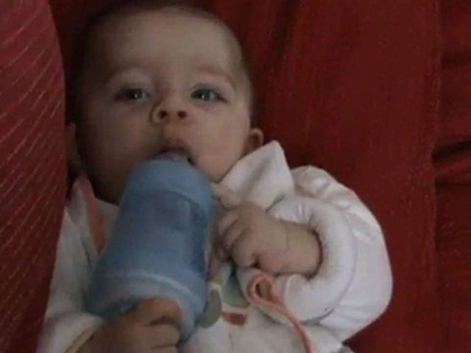 j'apprends à manger