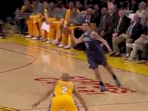 Deron Williams perfect pass to Wesley Matthews