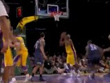 Kobe Bryant gives the nice over-the-shoulder pass to Lamar O