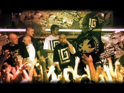 Trzeci Wymiar Łapy w górę