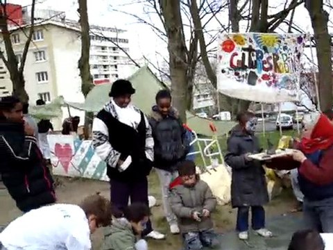 Atelier poterie de rue en pédagogie sociale et fête de rue