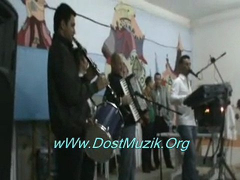 Piyanist Ferdi Klarnetçi Ali Akordiyon Hüseyin Davul Erdinç