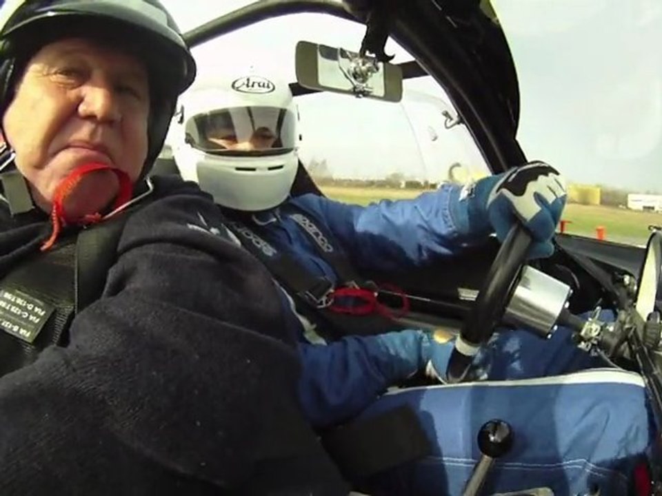 Deux petits tours a Lurcy-Levis... en Porsche 910 !