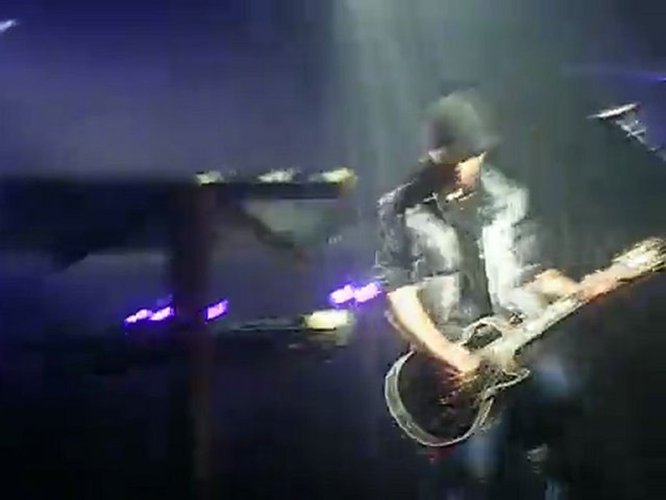 Tokio Hotel - In Your Shadow (live Genève 2010)