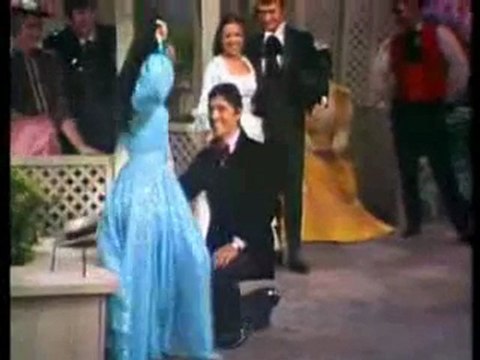 S. DISTEL ET P.Clarck- medley de chansons anciennes