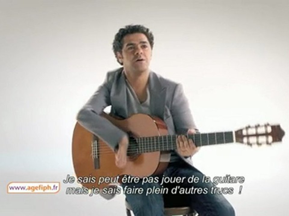 Jamel Debbouze dévoile sa main handicapée