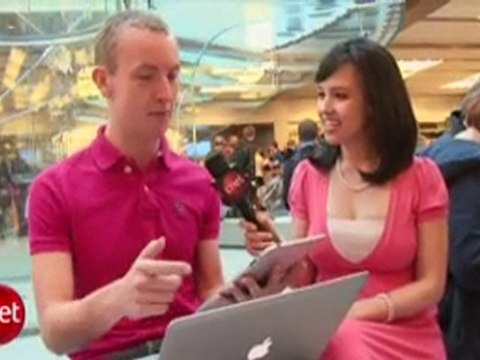 News Apple's iPad launches in New York City