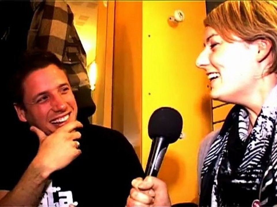 close up interviews open fader