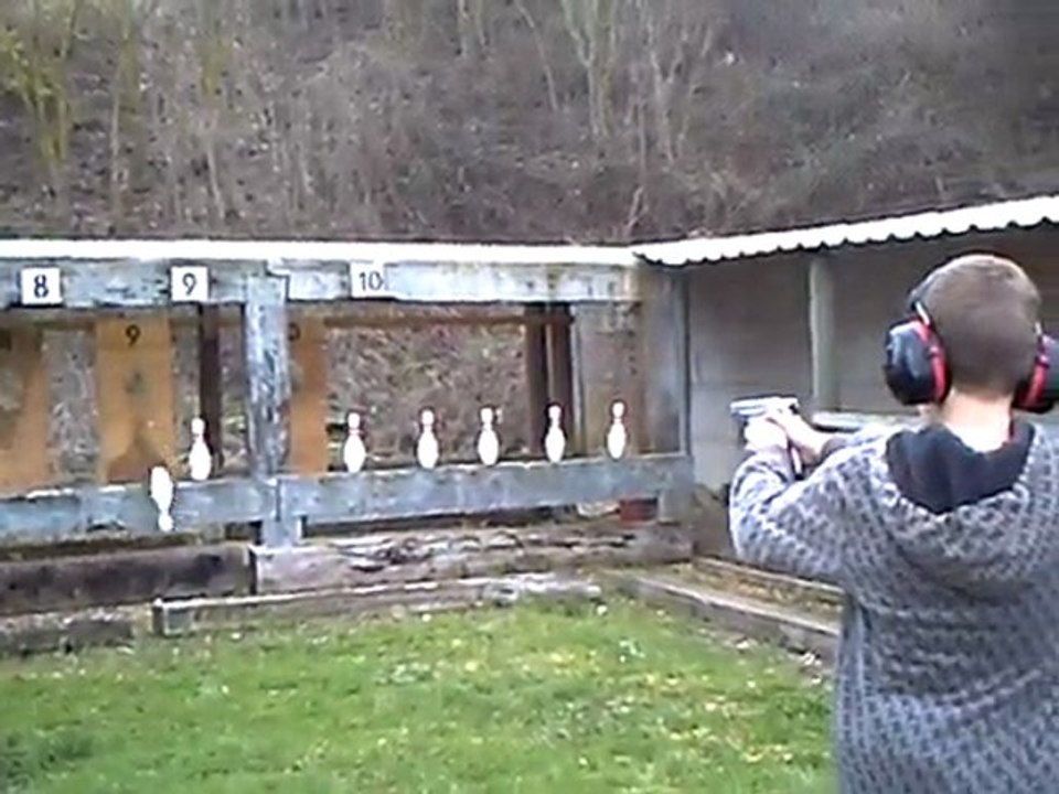 tir au CZ 75 kadet 22lr 5 balles 5 quilles en 2 sec