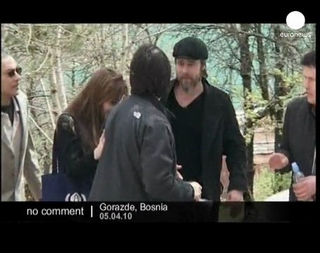 Angelina Jolie and Brad Pitt in Bosnia
