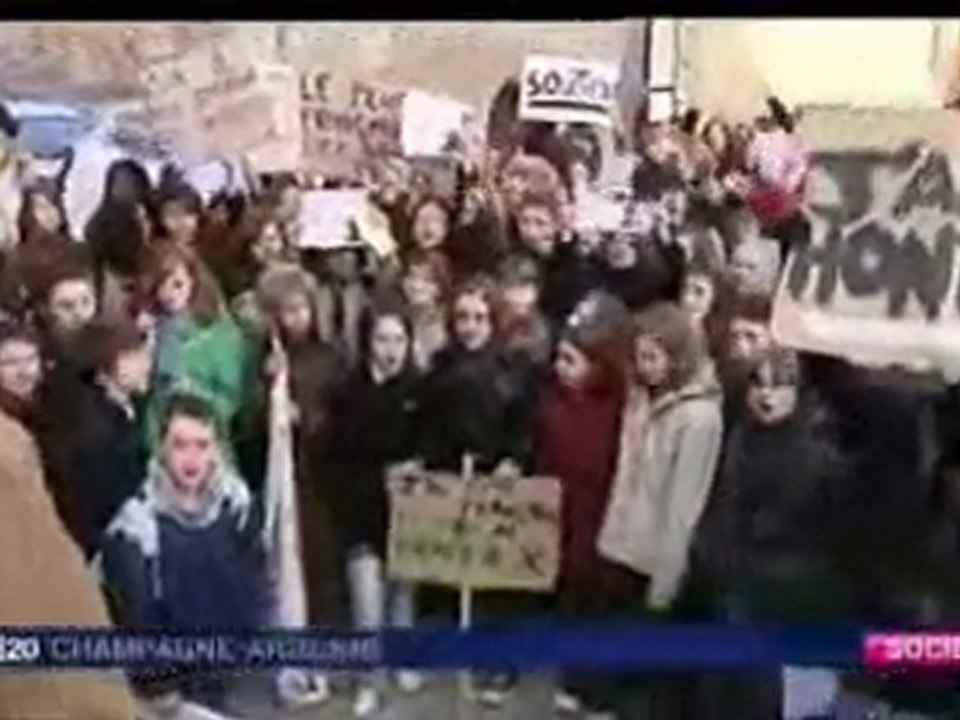 France3-Langres-Manif de soutien à la famille Shabani