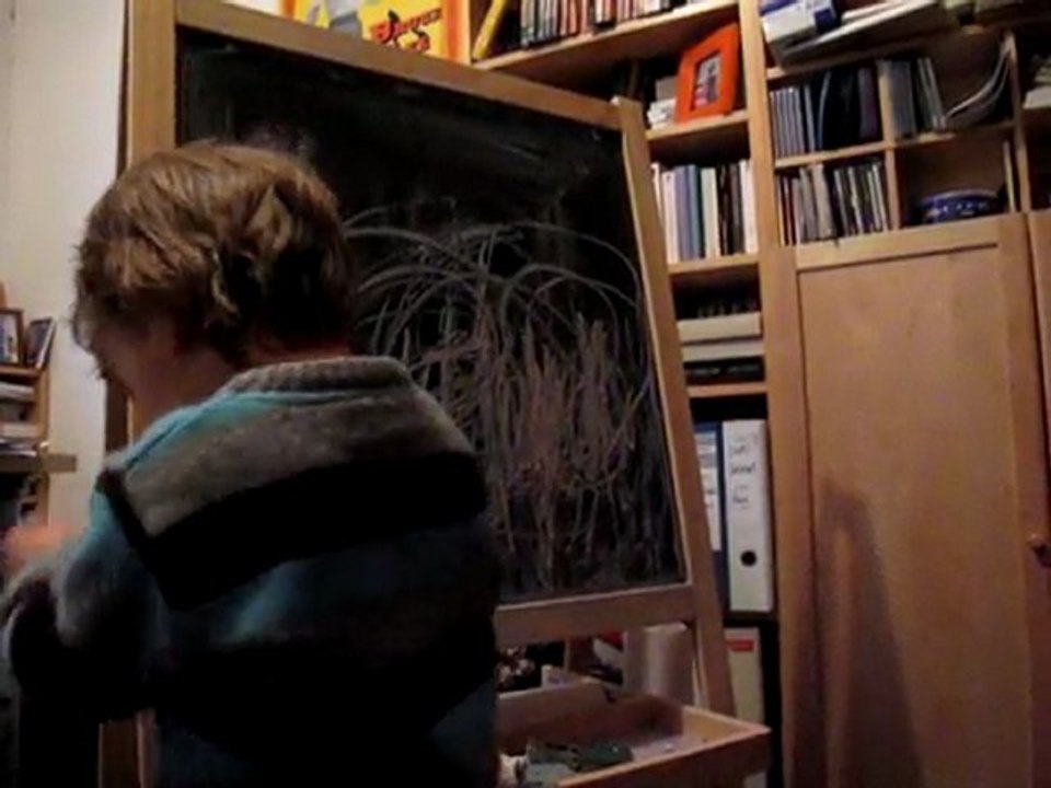 Gaël raconte une histoire au tableau - 13 février 2010