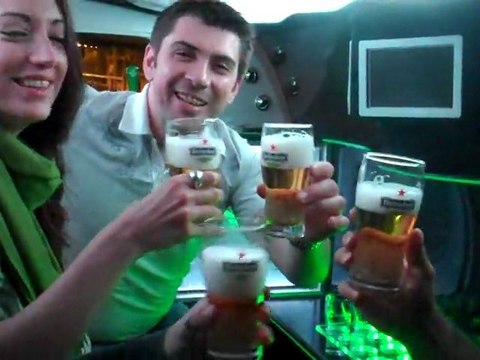 Στην υγειά σας με μπίρα Heineken!