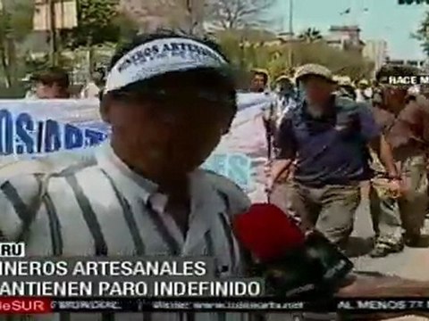 Mineros artesanales mantienen el paro indefinido en Perú
