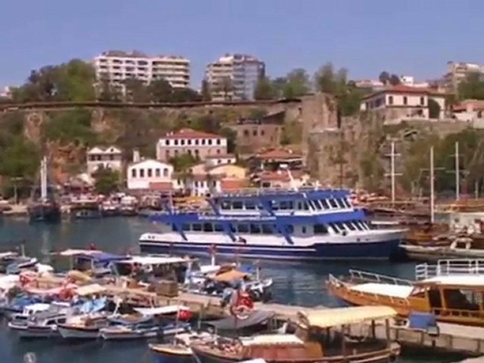 Antalya Harbour Music Man
