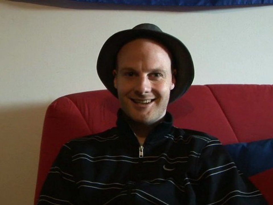 Fausse Pub : La calvitie traité par Vincent Pitié