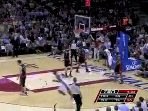 LeBron James gives the nice assist to J.J. Hickson for the d