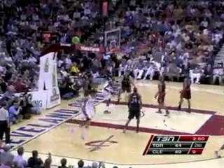 Anderson Varejao gives the nice assist to J.J. Hickson for t