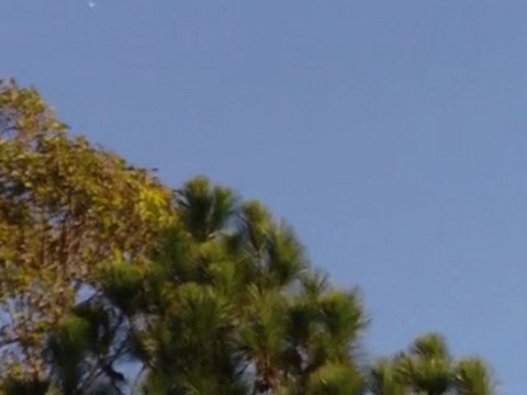 Daytime V-shaped UFO over Queensland, Australia - June 2009