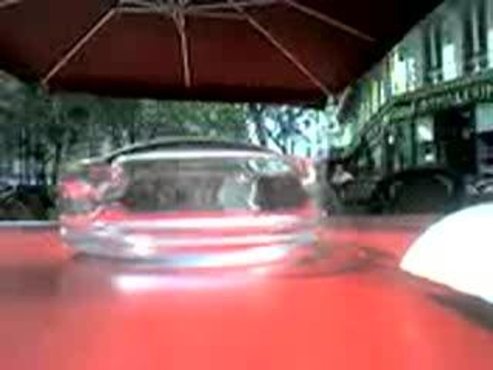 A une terrasse