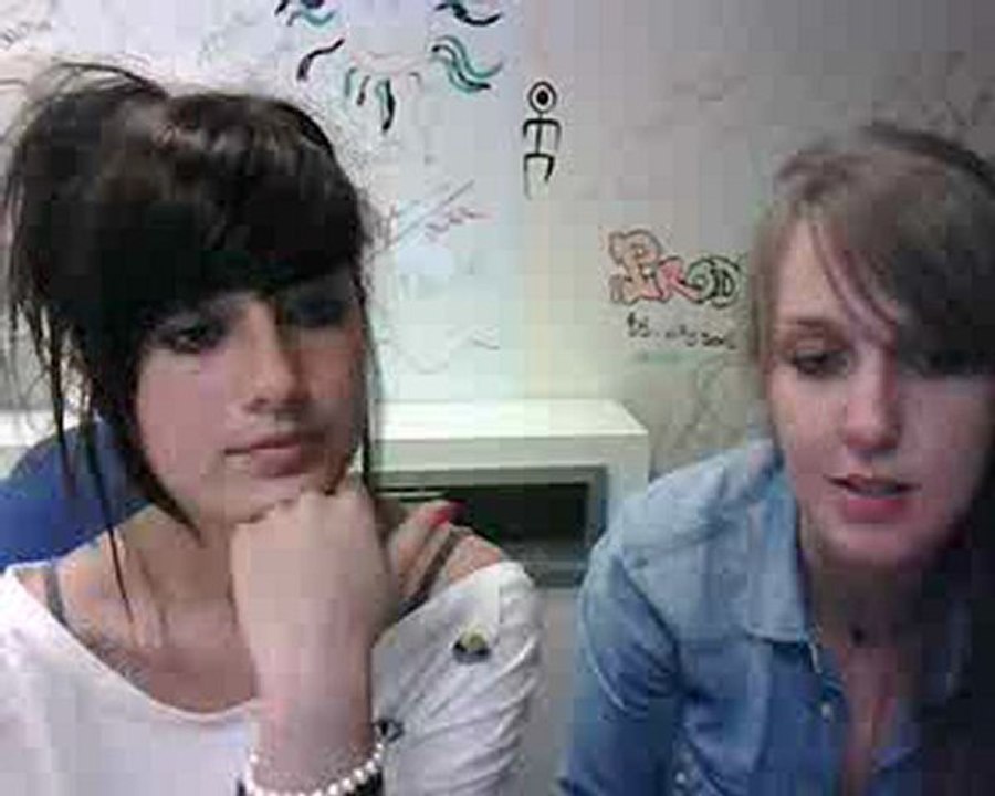 Coralie chat love sur Girls.fr (7 avril 2010)