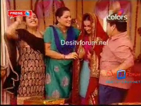 Aise Karo na Vida - 8th April 2010 Watch Online Pt2