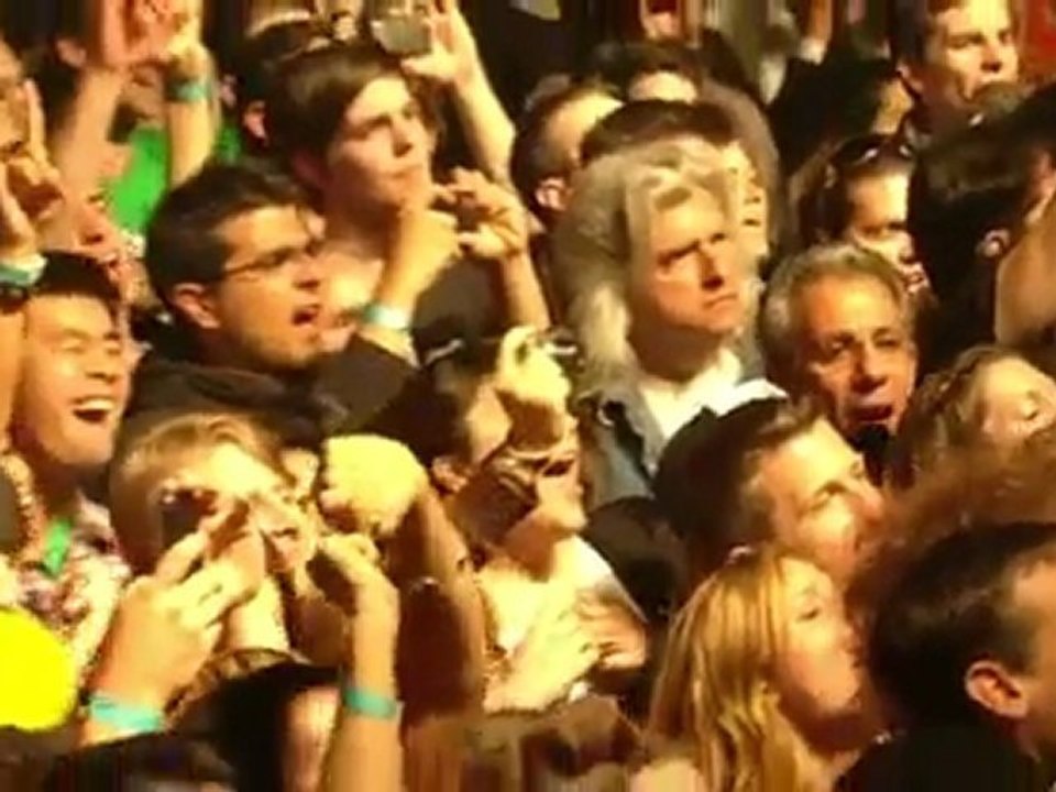 Green Day- 21st Century Breakdown (2009 The List Show Live)