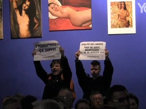 Act Up-Paris et Les Panthères roses zappent Christine Boutin