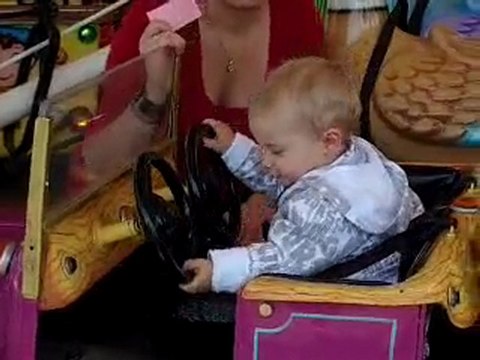 enzo 1er tour de manège!!!