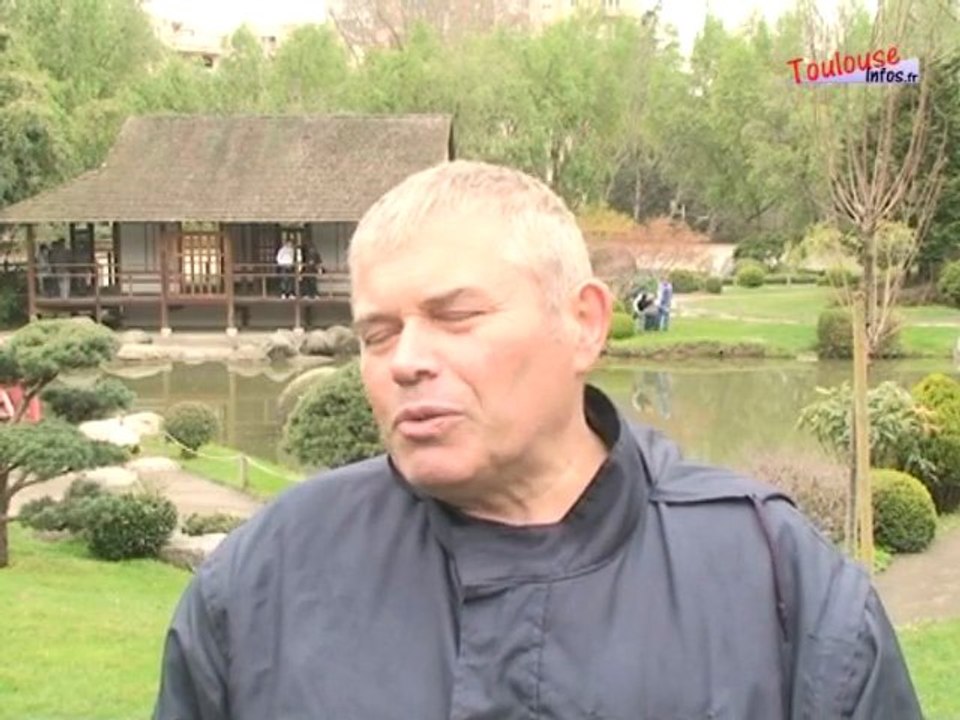 La fête des cerisiers en fleurs au jardin japonais