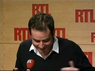 Carla Bruni éteint l'incendie : c'est plus une femme, c'est