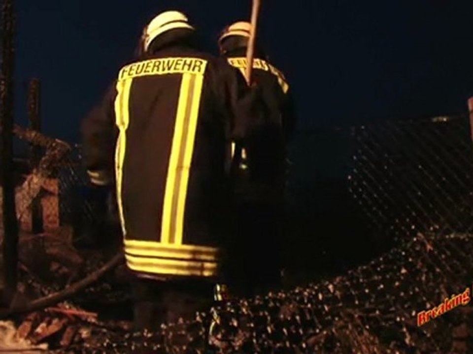 Gartenlaube brennt nieder