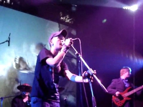 СЕРГЕЙ КОТ&LIGHTBEAT-ЧИТАЙ ПО ГУБАМ(LIVE Б2 Москва)