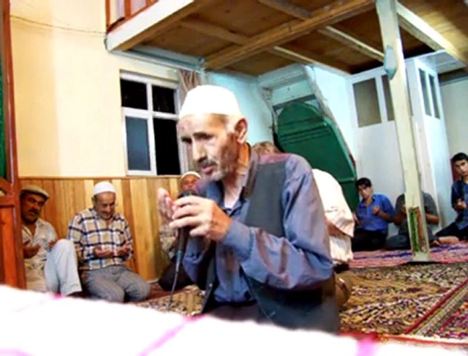 emin amca-dua ederken