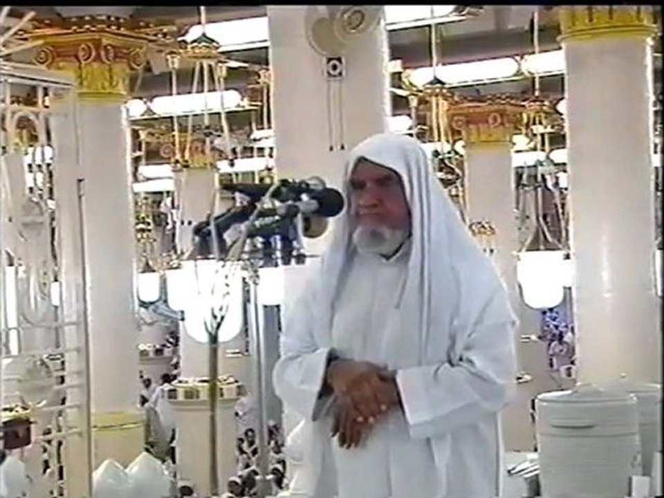 الآذان من المسجد النبوي . كامل صالح نجدي