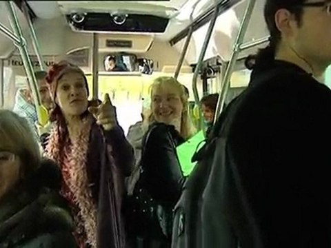 Seul parmi les autres? - Cie du Colibri