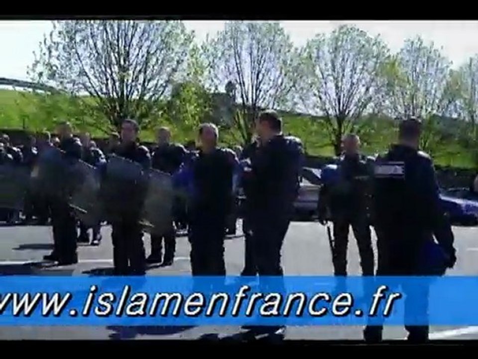 Islam   Mosquée de Drancy : Plus de CRS que de fidèles