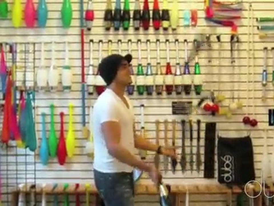 Dubé Juggling Presents: Lightning Fast Clubs