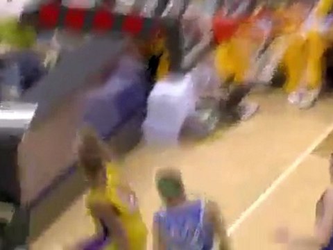 Shannon Brown flies to the rim off the pass from Derek Fishe