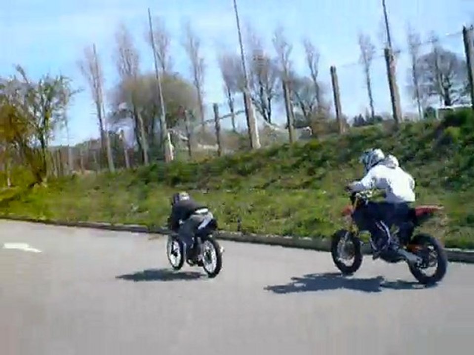 magnum racing xr vs derbi